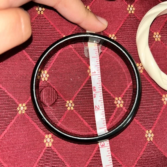 Vintage bracelet bundle  - black and cream colored - Picture 2 of 9